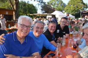 freundliche Helfer